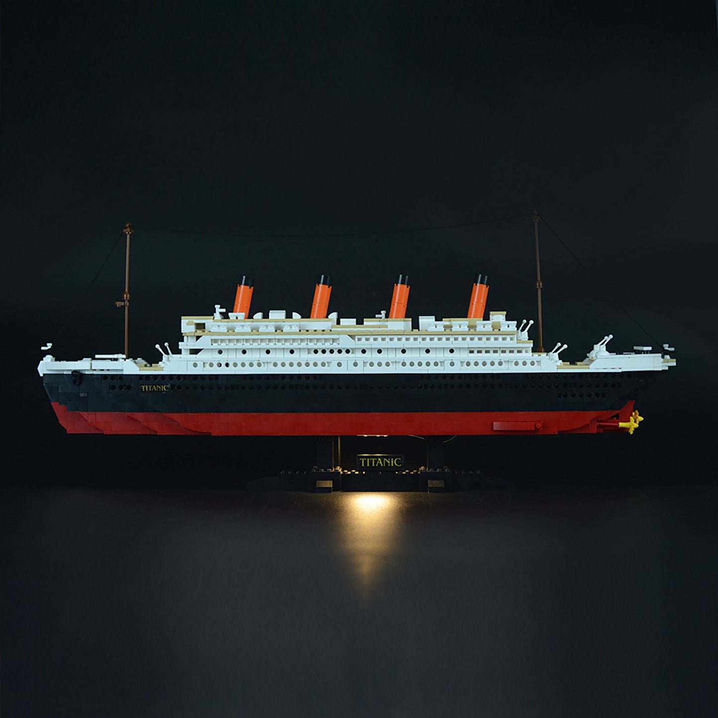 R.M.S Titanic Building Block Kit 1021 Pieces Bricks